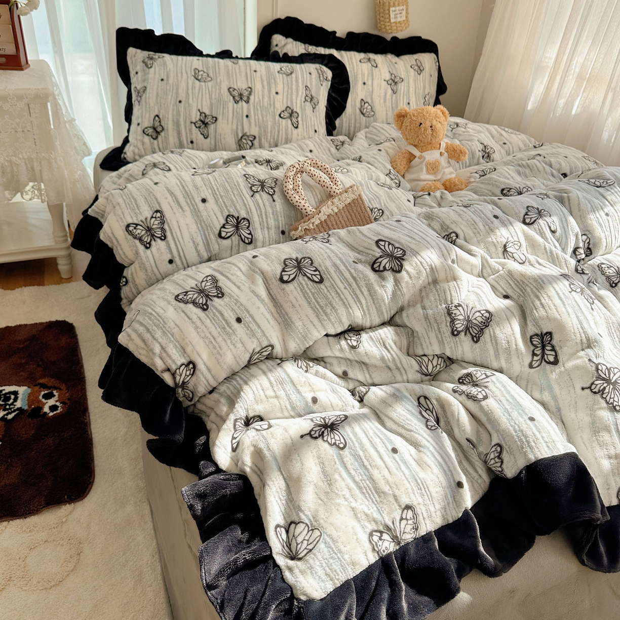 91家纺网 家纺一手货源 找家纺 （总）十里居 2025新款烂花牛奶绒花边款四件套