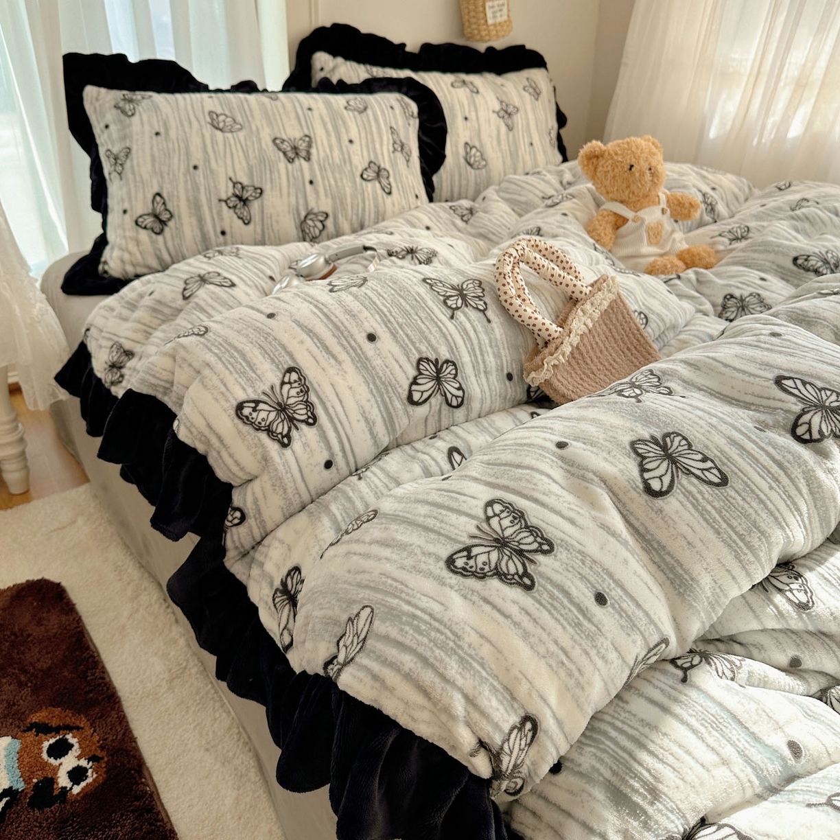 91家纺网 家纺一手货源 找家纺 （总）十里居 2025新款烂花牛奶绒花边款四件套