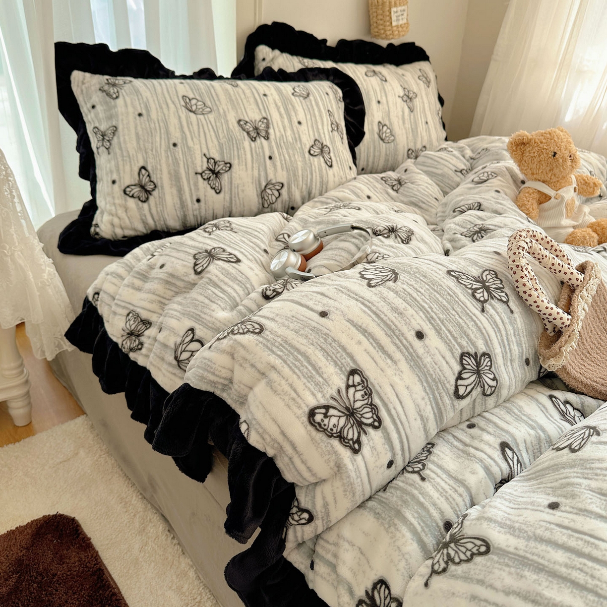 91家纺网 家纺一手货源 找家纺 （总）十里居 2025新款烂花牛奶绒花边款四件套