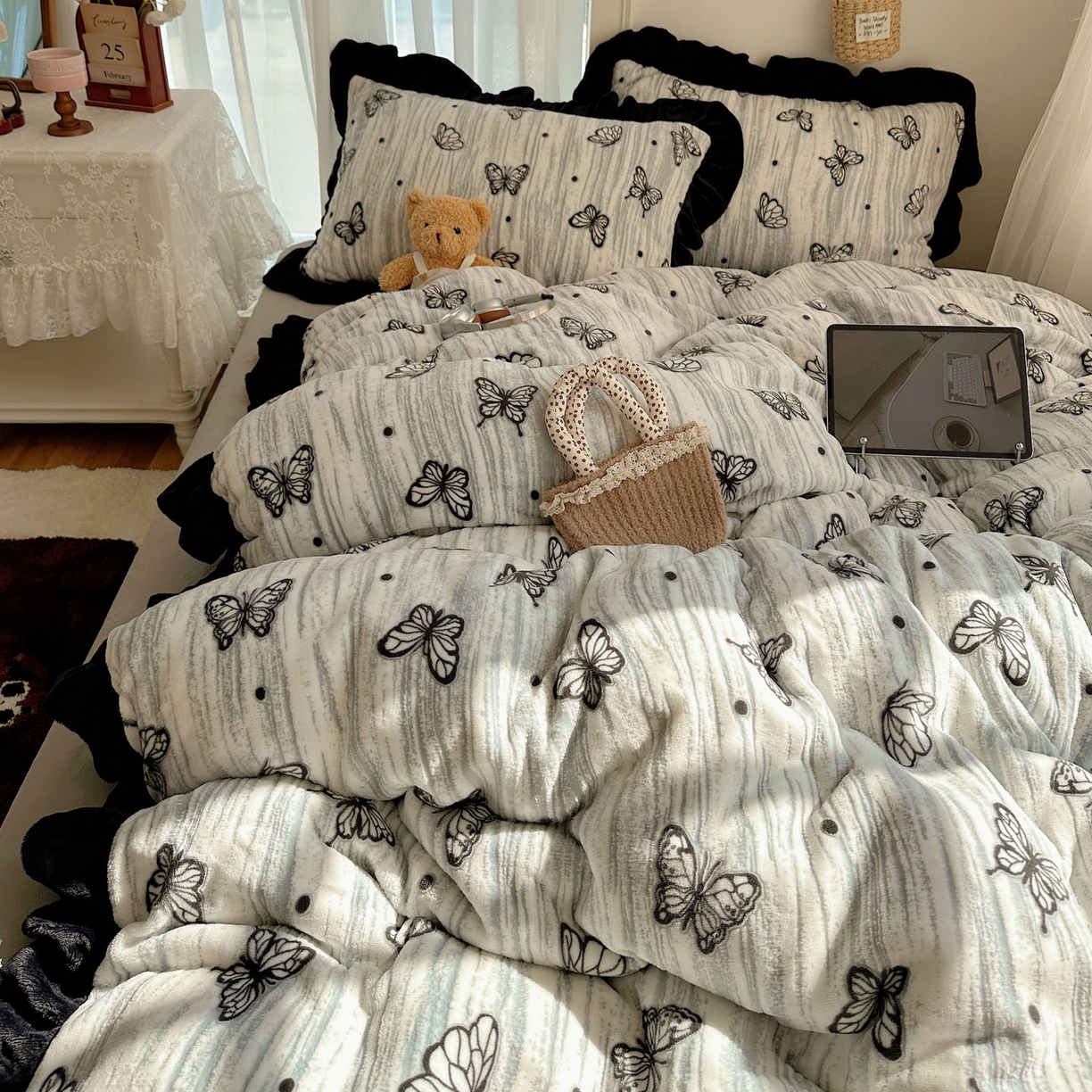 91家纺网 家纺一手货源 找家纺 （总）十里居 2025新款烂花牛奶绒花边款四件套