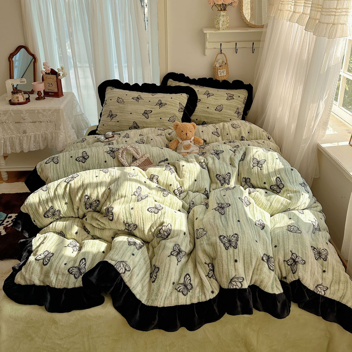 十里居 2025新款烂花牛奶绒花边款四件套 黑蝴蝶-绿