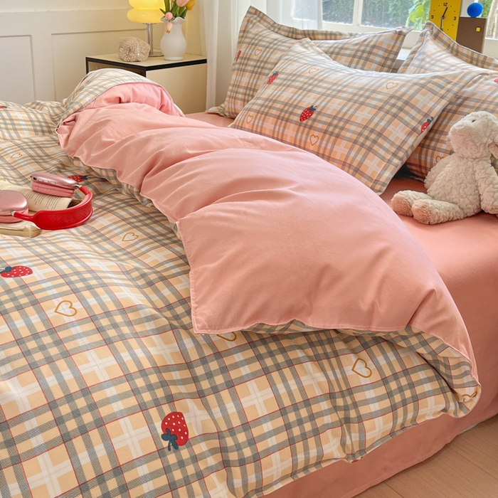 91家纺网 家纺一手货源 找家纺 好亿来家纺 2025新款植物羊绒加厚斜纹磨毛四件套及单被套系列 草莓爱心