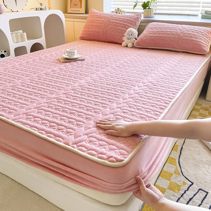 摩妮卡 2025新款牛奶绒夹棉床笠三件套保护床垫 冰霉粉