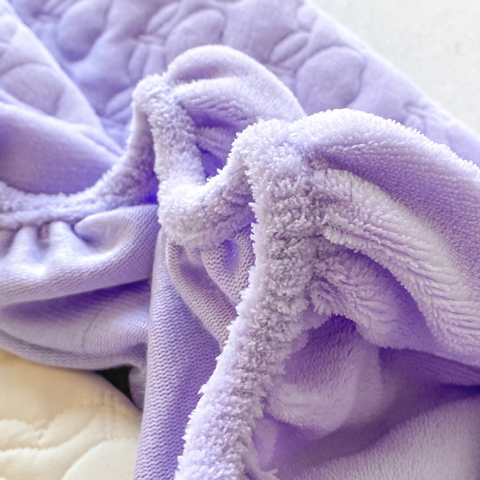 91家纺网 家纺一手货源 找家纺 摩妮卡 2025新款牛奶绒夹棉床笠三件套保护床垫 香芋紫