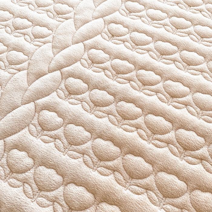 91家纺网 家纺一手货源 找家纺 摩妮卡 2025新款牛奶绒夹棉床笠三件套保护床垫 米杏