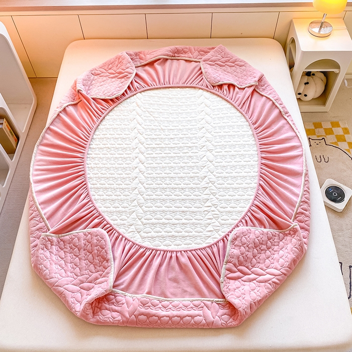 91家纺网 家纺一手货源 找家纺 摩妮卡 2025新款牛奶绒夹棉床笠三件套保护床垫 冰霉粉