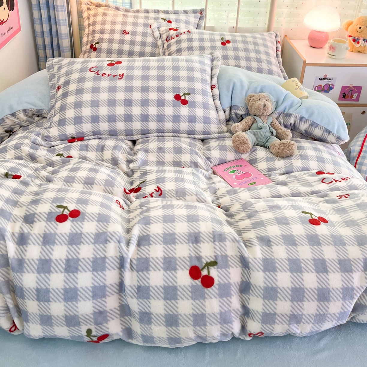 91家纺网 家纺一手货源 找家纺 川悦生活 2025新款加厚牛奶绒印花四件套 青禾车厘