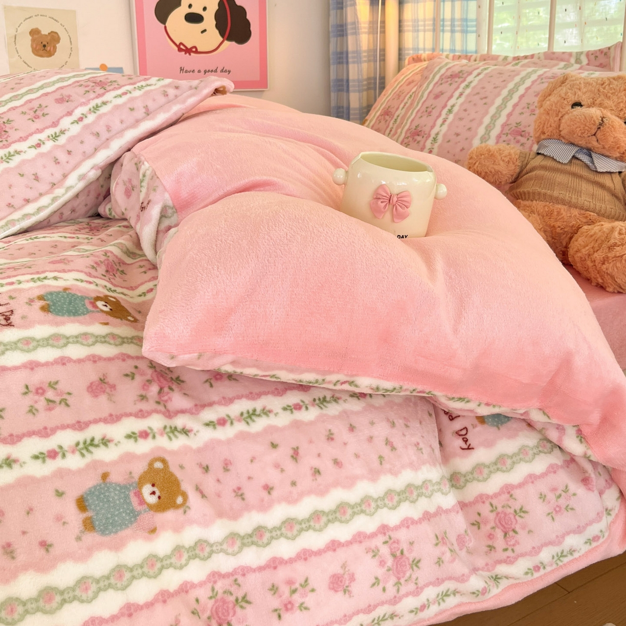 91家纺网 家纺一手货源 找家纺 川悦生活 2025新款加厚牛奶绒印花四件套 芙宁小熊