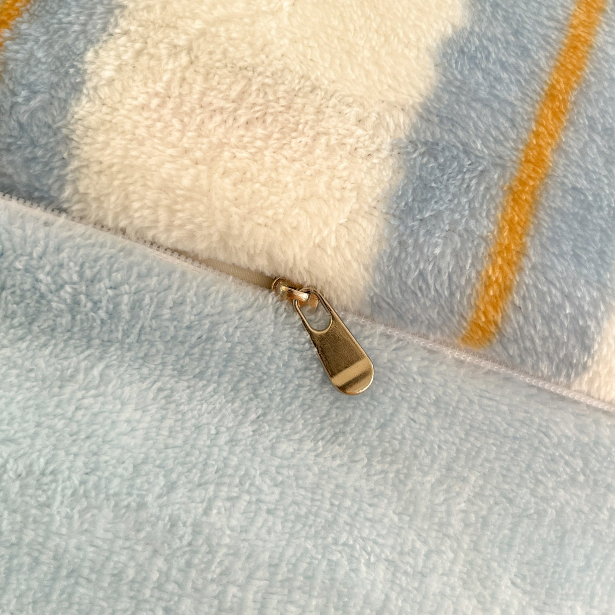 91家纺网 家纺一手货源 找家纺 川悦生活 2025新款加厚牛奶绒印花四件套 格心小屋