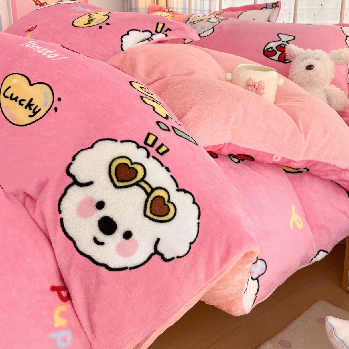 91家纺网 家纺一手货源 找家纺 川悦生活 2025新款加厚牛奶绒印花四件套 嗨皮小奶狗