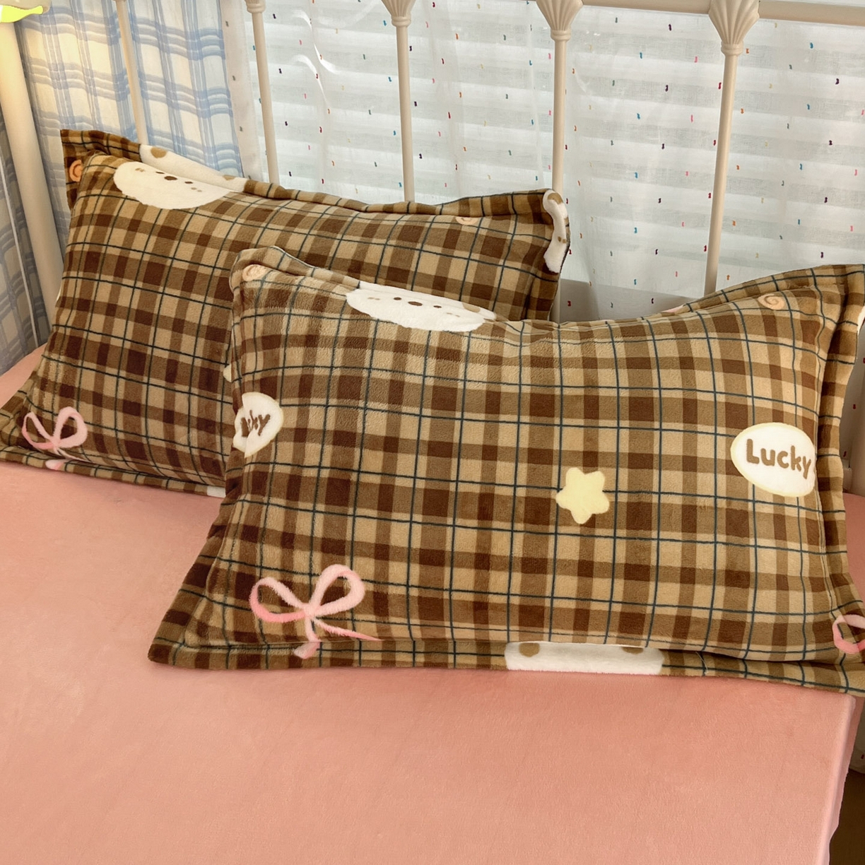 91家纺网 家纺一手货源 找家纺 川悦生活 2025新款加厚牛奶绒印花四件套 茶酥小熊粉