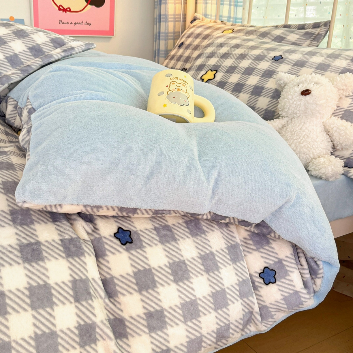 91家纺网 家纺一手货源 找家纺 川悦生活 2025新款加厚牛奶绒印花四件套 简空星号