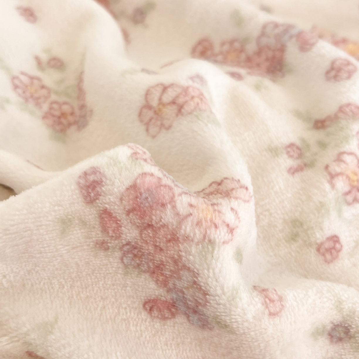 91家纺网 家纺一手货源 找家纺 川悦生活 2025新款加厚牛奶绒印花四件套 奶昔暖阳蓝