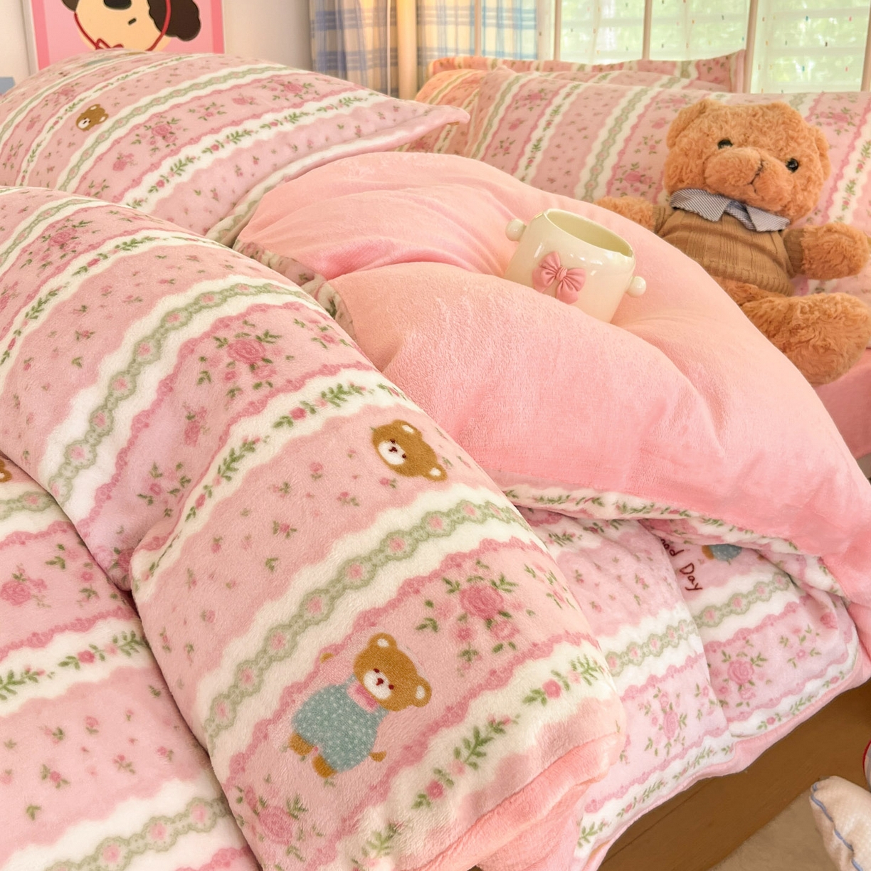 91家纺网 家纺一手货源 找家纺 川悦生活 2025新款加厚牛奶绒印花四件套 芙宁小熊