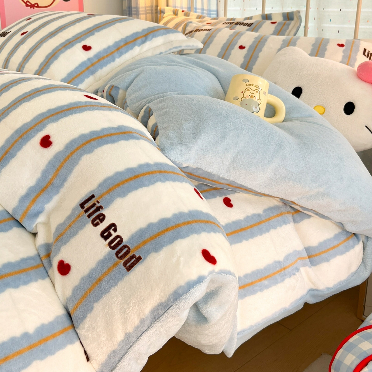 91家纺网 家纺一手货源 找家纺 川悦生活 2025新款加厚牛奶绒印花四件套 格心小屋