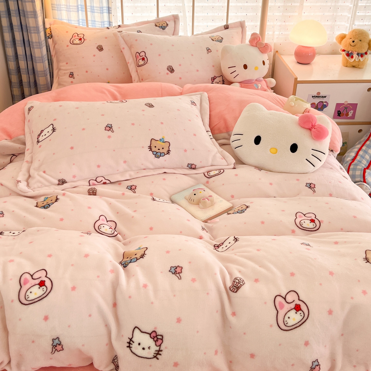 91家纺网 家纺一手货源 找家纺 川悦生活 2025新款加厚牛奶绒印花四件套 奶朵小猫