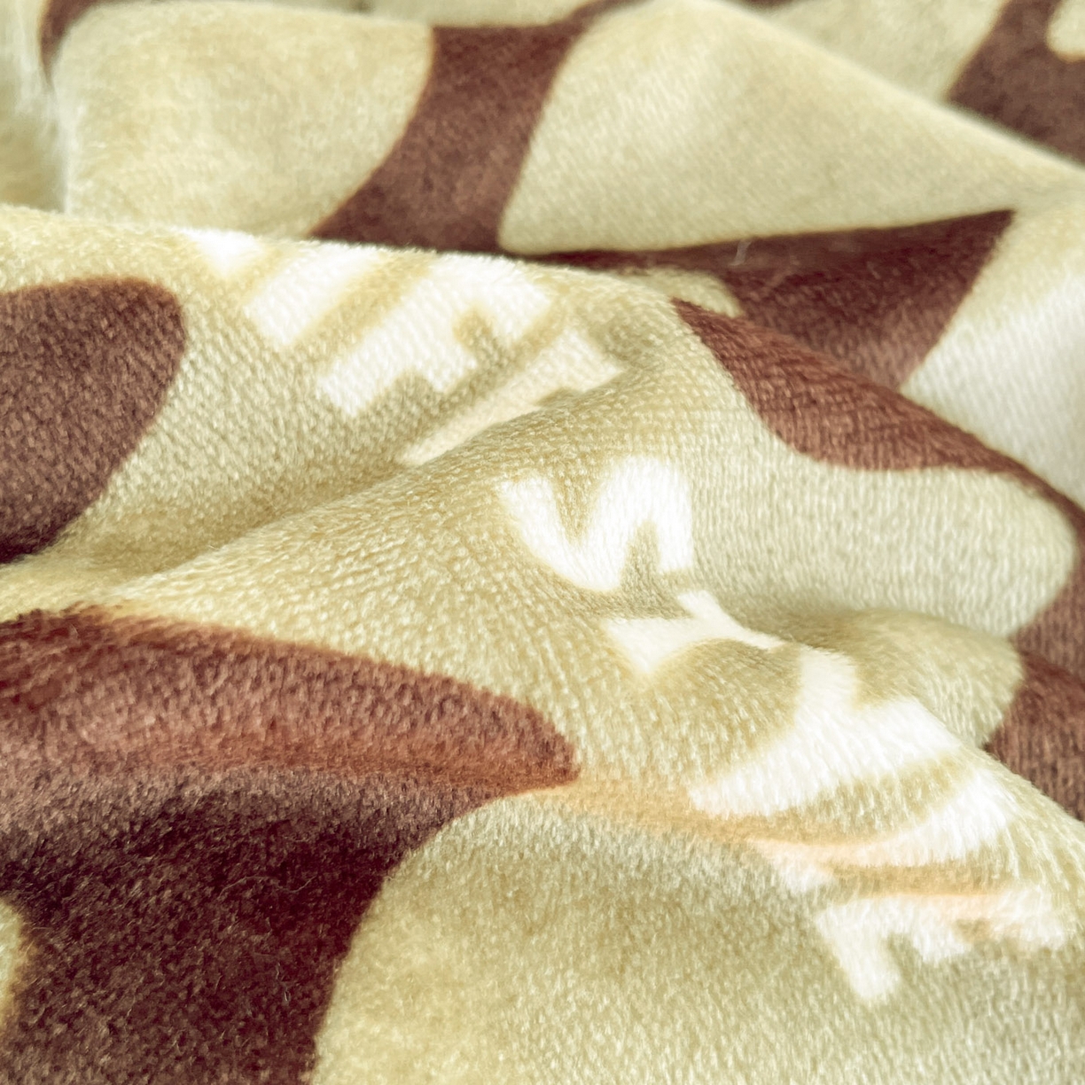 91家纺网 家纺一手货源 找家纺 川悦生活 2025新款加厚牛奶绒印花四件套 简一轻咖