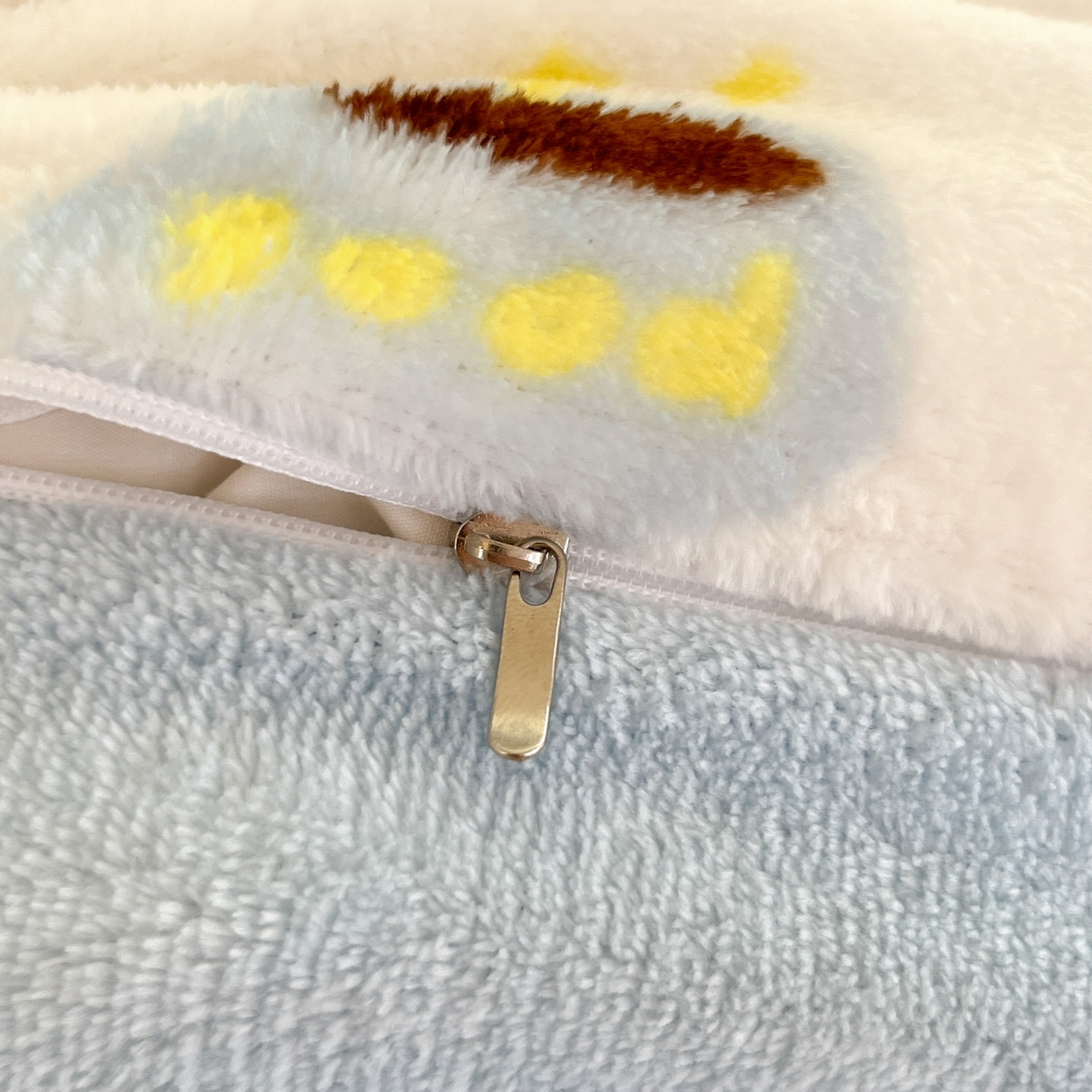 91家纺网 家纺一手货源 找家纺 川悦生活 2025新款加厚牛奶绒印花四件套 快乐腊肠蓝