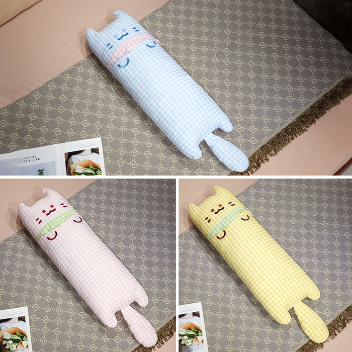 91家纺网 家纺一手货源 找家纺 （总）仟亿莱 2025新款格子方巾喵长条睡觉抱枕