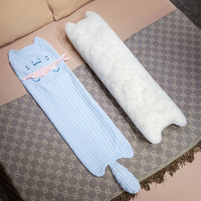 91家纺网 家纺一手货源 找家纺 仟亿莱 2025新款格子方巾喵长条睡觉抱枕 蓝格方巾喵