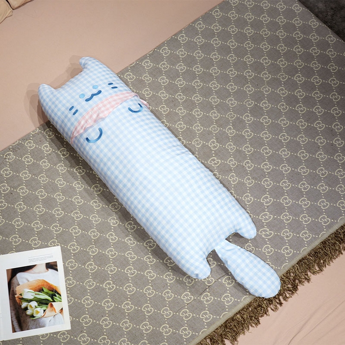 仟亿莱 2025新款格子方巾喵长条睡觉抱枕 蓝格方巾喵