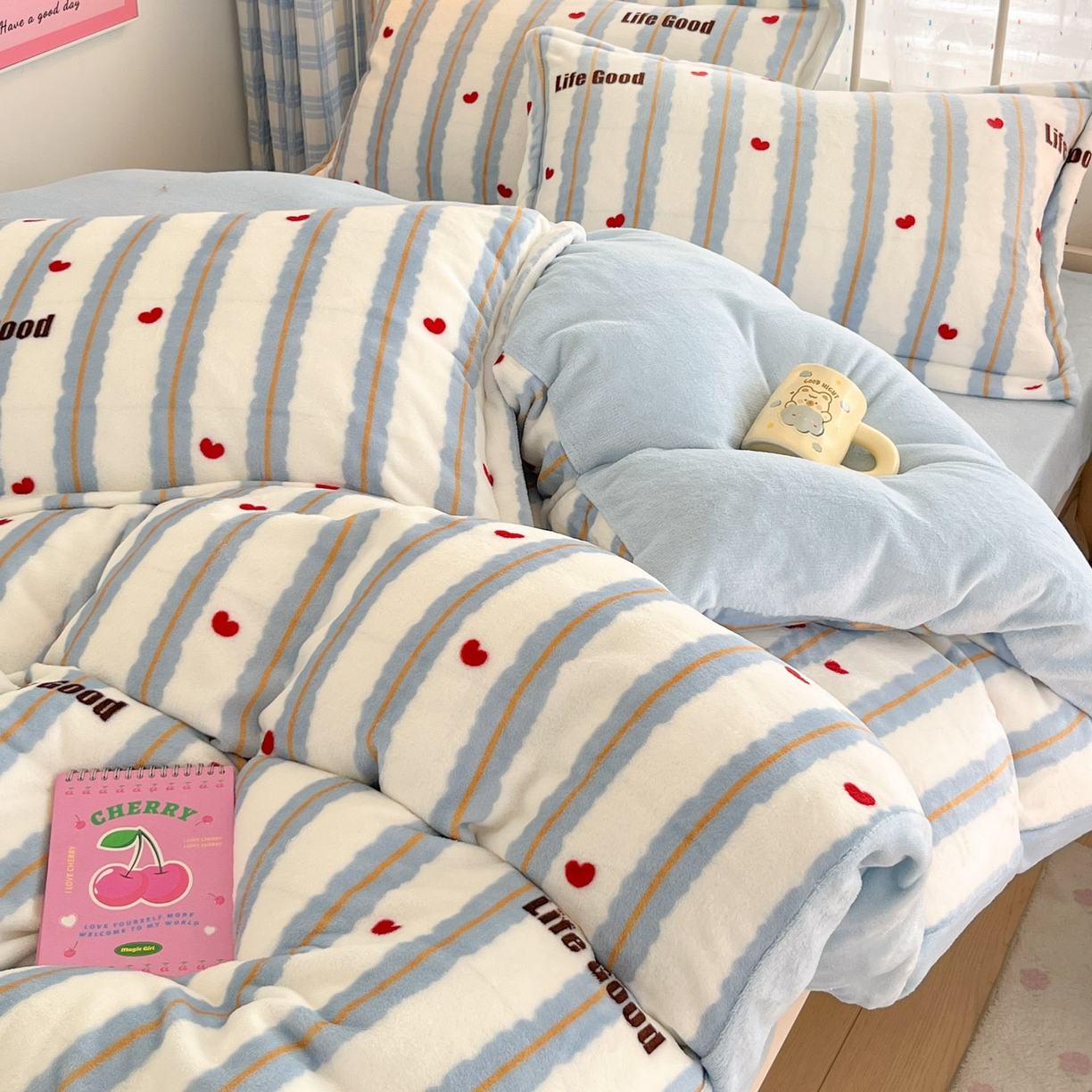 91家纺网 家纺一手货源 找家纺 川悦生活 2025新款加厚牛奶绒印花四件套 格心小屋