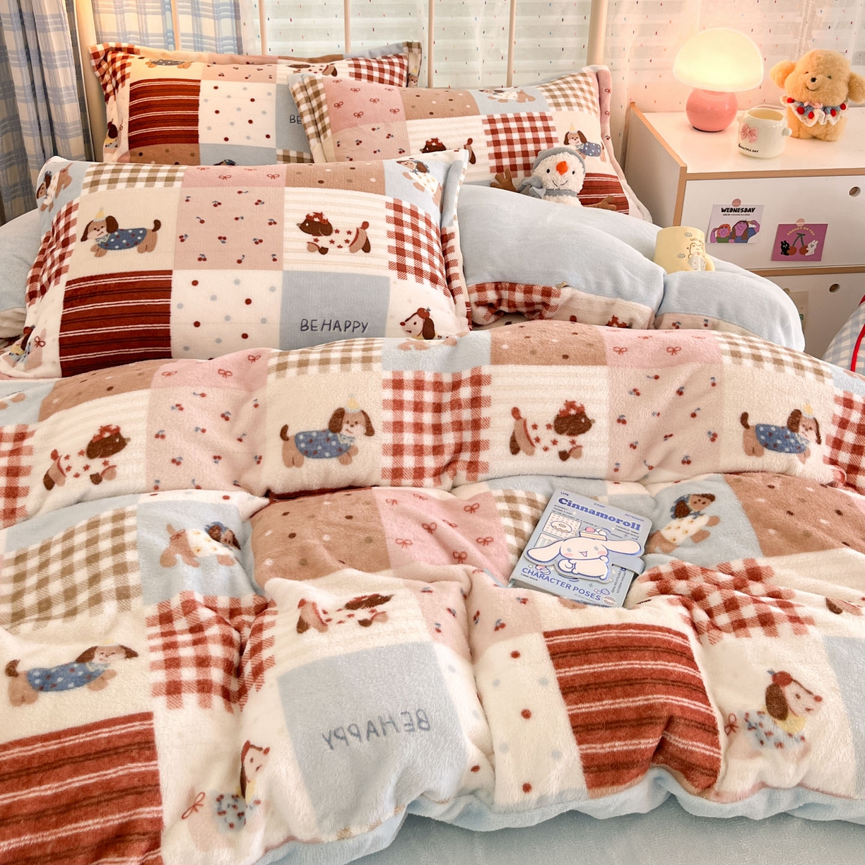 91家纺网 家纺一手货源 找家纺 川悦生活 2025新款加厚牛奶绒印花四件套 腊肠布丁