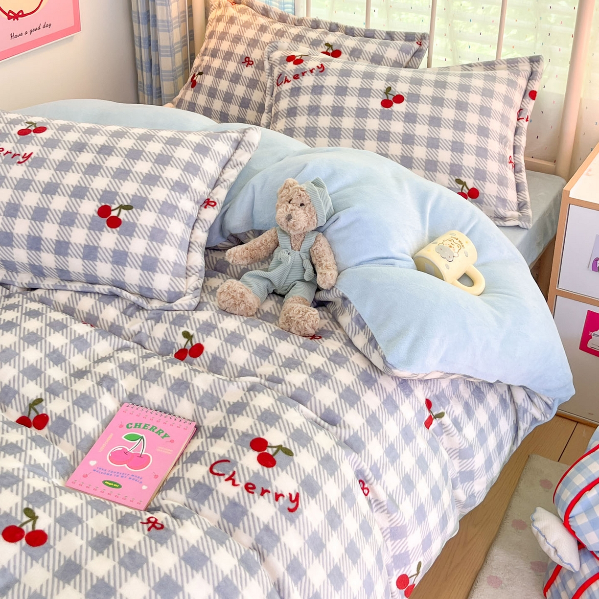 91家纺网 家纺一手货源 找家纺 川悦生活 2025新款加厚牛奶绒印花四件套 青禾车厘