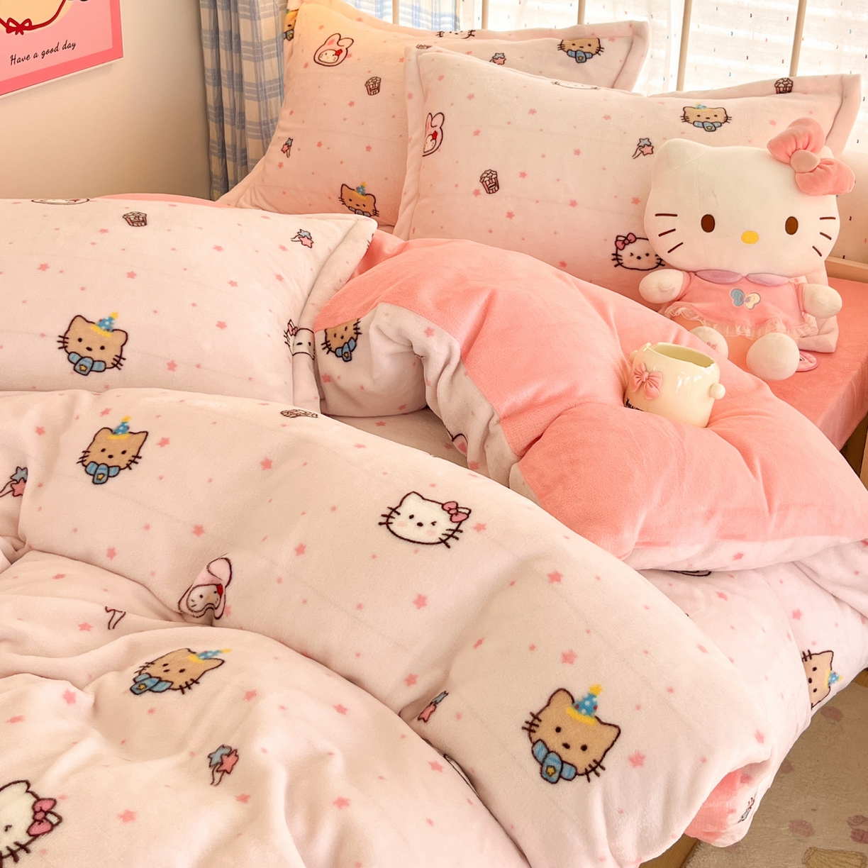 91家纺网 家纺一手货源 找家纺 川悦生活 2025新款加厚牛奶绒印花四件套 奶朵小猫