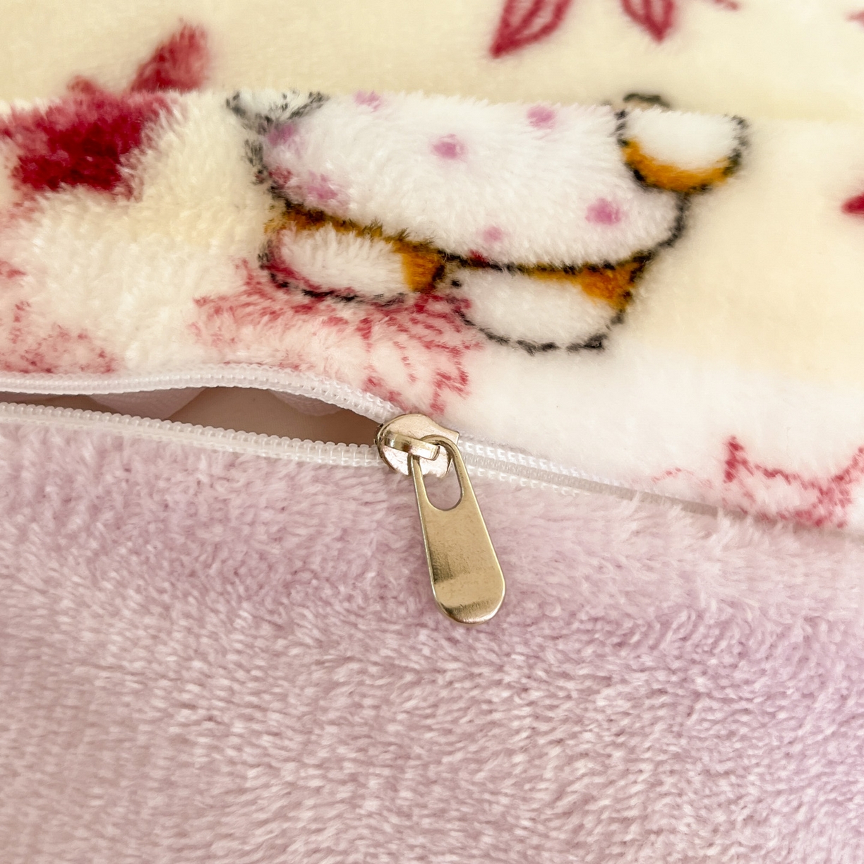 91家纺网 家纺一手货源 找家纺 川悦生活 2025新款加厚牛奶绒印花四件套 花田小熊