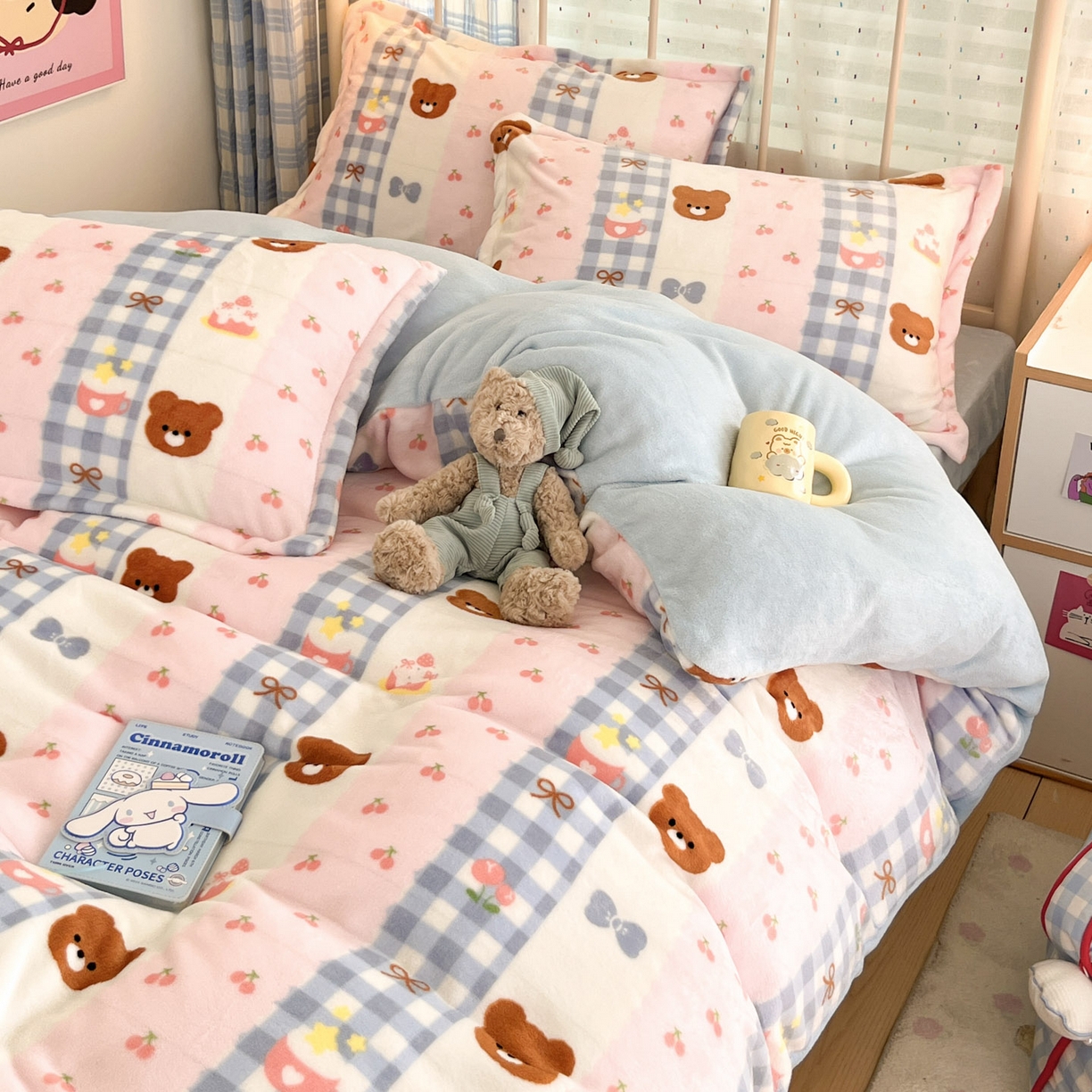 91家纺网 家纺一手货源 找家纺 川悦生活 2025新款加厚牛奶绒印花四件套 奶朵布丁熊