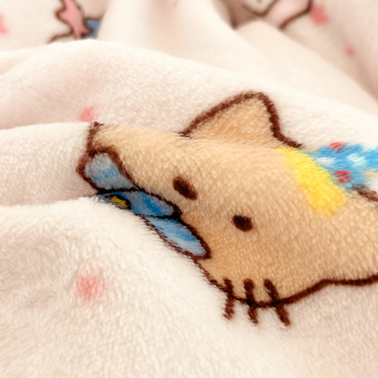 91家纺网 家纺一手货源 找家纺 川悦生活 2025新款加厚牛奶绒印花四件套 奶朵小猫