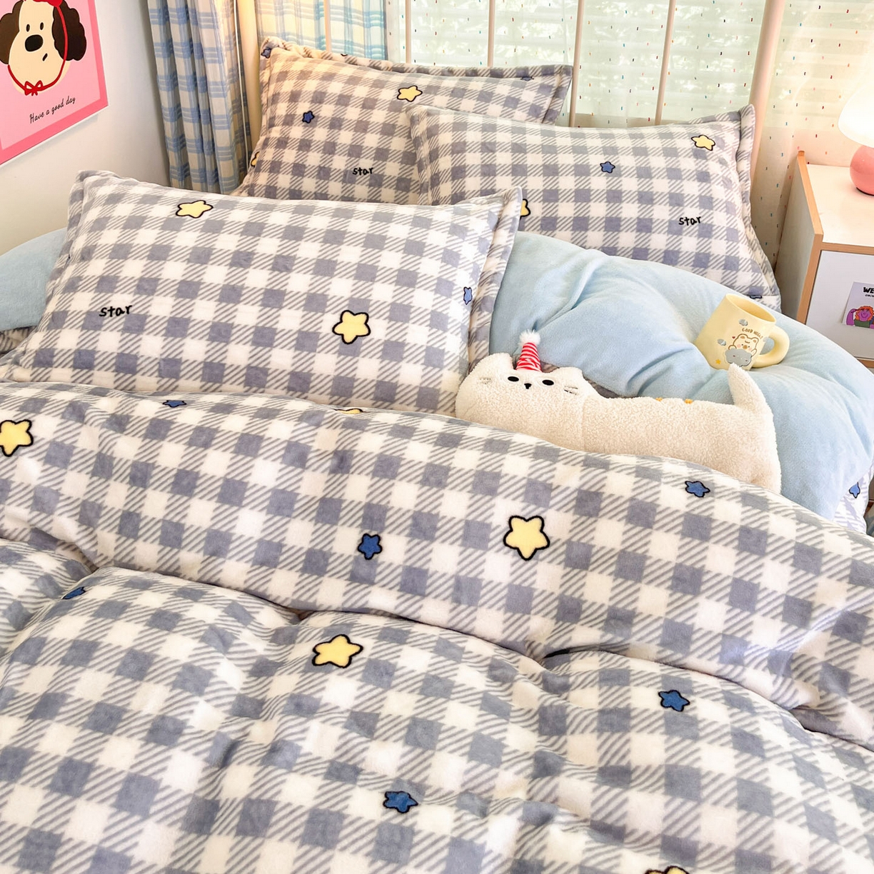 91家纺网 家纺一手货源 找家纺 川悦生活 2025新款加厚牛奶绒印花四件套 简空星号