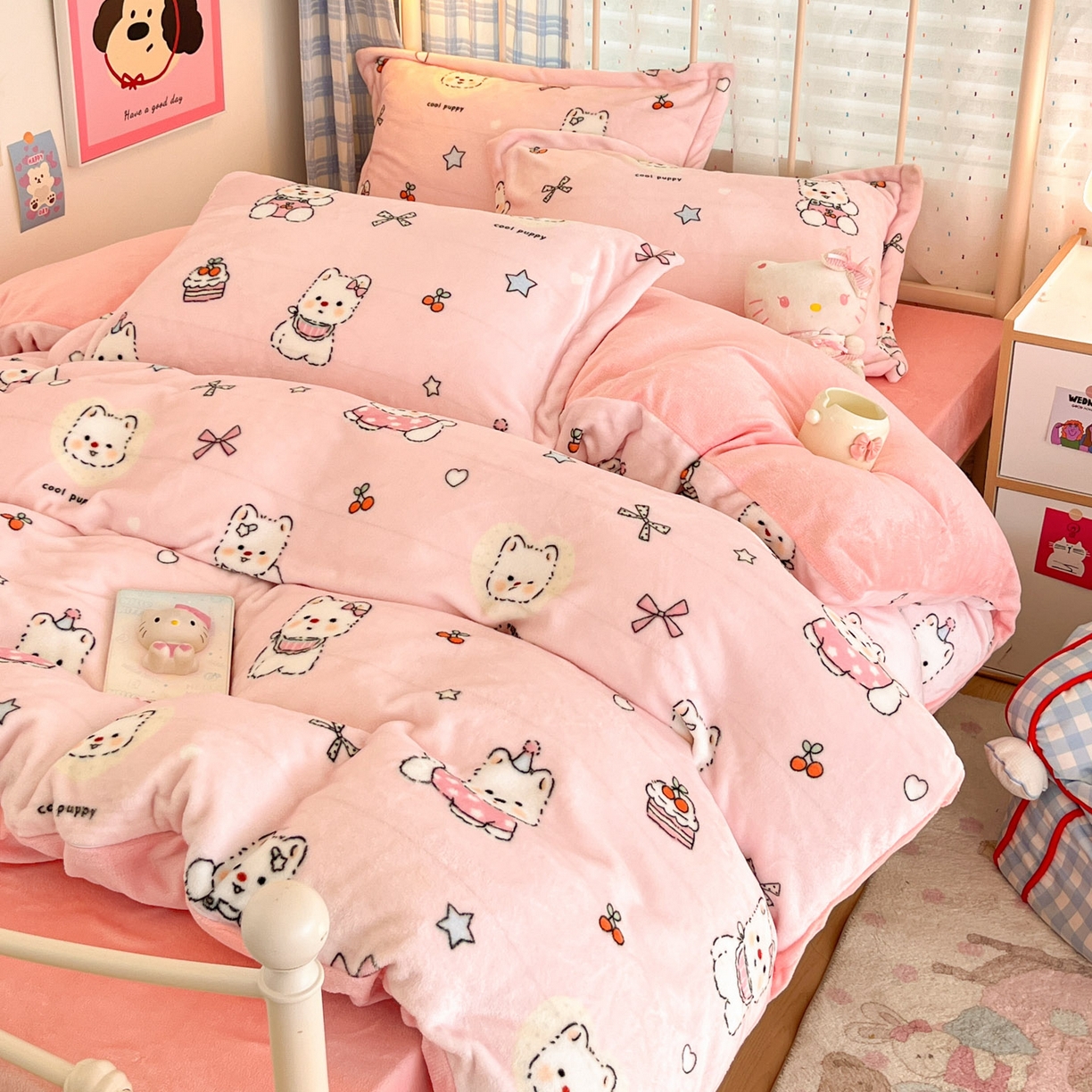 91家纺网 家纺一手货源 找家纺 川悦生活 2025新款加厚牛奶绒印花四件套 茶派小狗粉