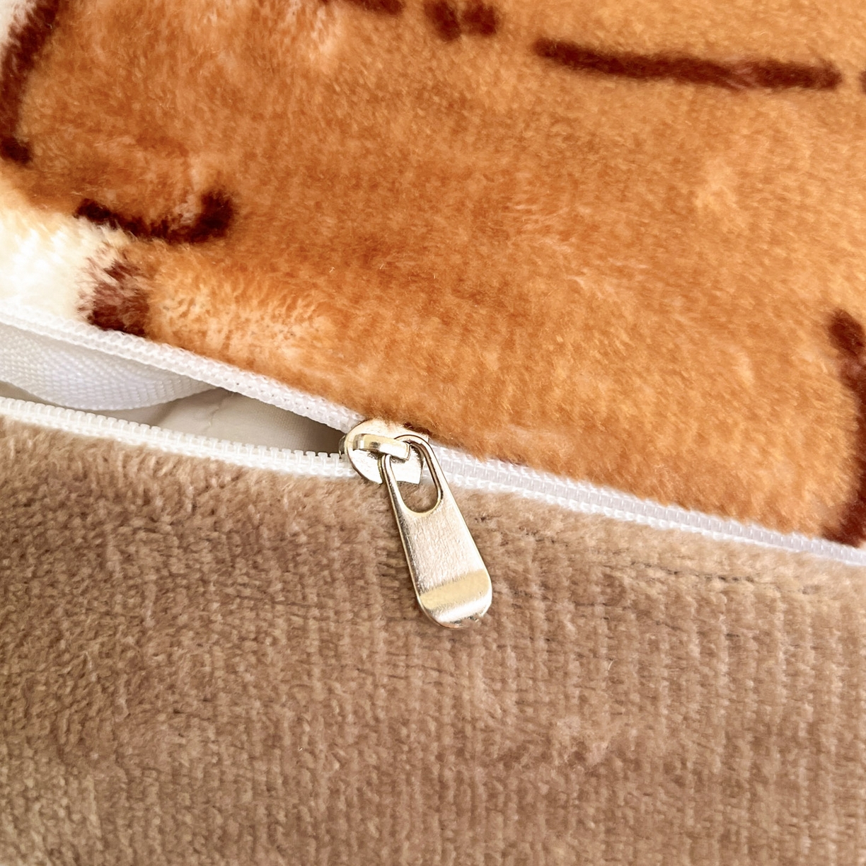 91家纺网 家纺一手货源 找家纺 川悦生活 2025新款加厚牛奶绒印花四件套 奶萨小熊