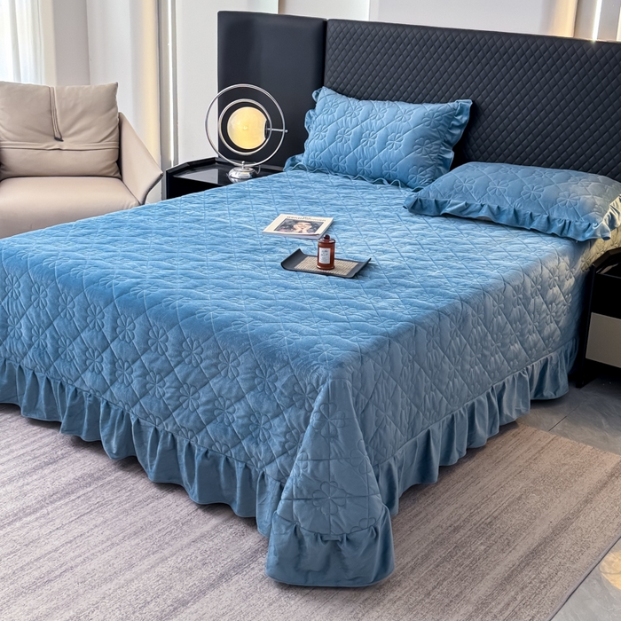 91家纺网 家纺一手货源 找家纺 鑫利来家纺 2025新款高克重水晶绒夹棉床盖三件套-四叶草系列 四叶草-宾利兰