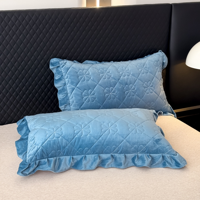 91家纺网 家纺一手货源 找家纺 鑫利来家纺 2025新款高克重水晶绒夹棉床盖三件套-四叶草系列 四叶草-宾利兰