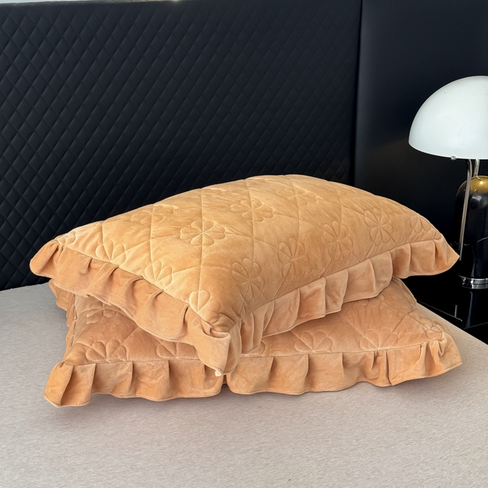 91家纺网 家纺一手货源 找家纺 鑫利来家纺 2025新款高克重水晶绒夹棉床盖三件套-四叶草系列 四叶草-卡其