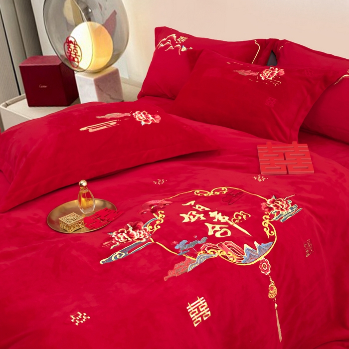 91家纺网 家纺一手货源 找家纺 （总）千禧家纺 2025新款加厚高克重全消光牛奶绒刺绣婚庆四件套