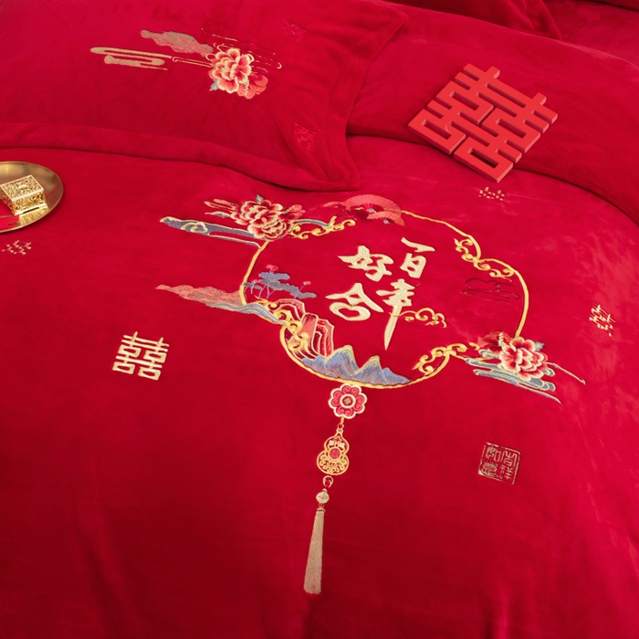 91家纺网 家纺一手货源 找家纺 （总）千禧家纺 2025新款加厚高克重全消光牛奶绒刺绣婚庆四件套