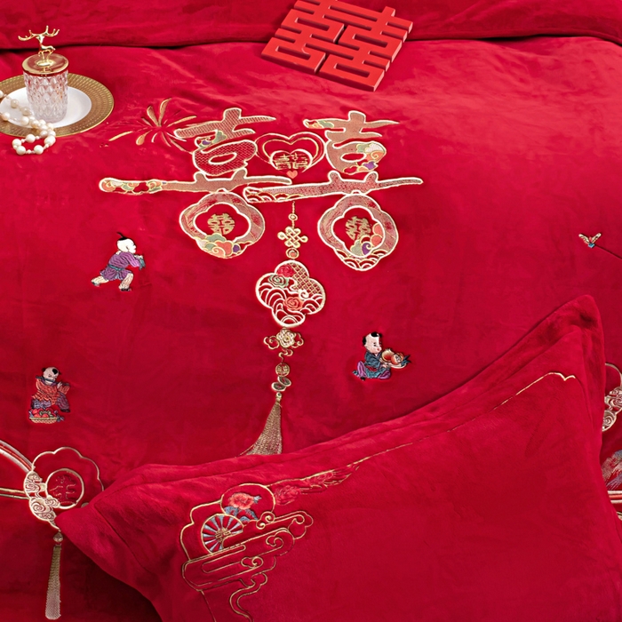 91家纺网 家纺一手货源 找家纺 千禧家纺 2025新款加厚高克重全消光牛奶绒刺绣婚庆四件套 早生贵子（绒）