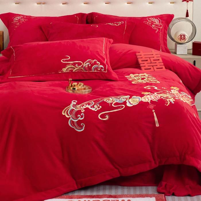 91家纺网 家纺一手货源 找家纺 千禧家纺 2025新款加厚高克重全消光牛奶绒刺绣婚庆四件套 福禧生财