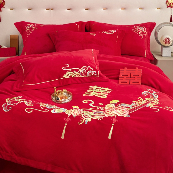 91家纺网 家纺一手货源 找家纺 千禧家纺 2025新款加厚高克重全消光牛奶绒刺绣婚庆四件套 福禧生财