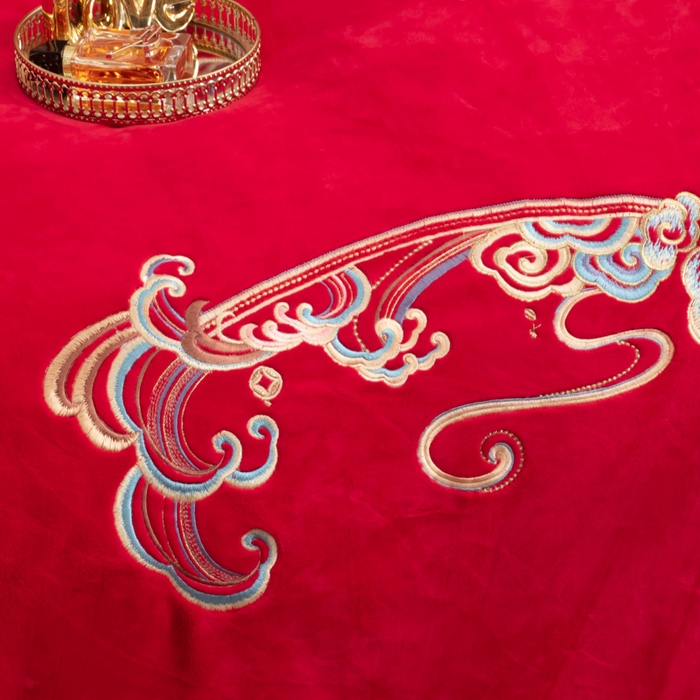 91家纺网 家纺一手货源 找家纺 千禧家纺 2025新款加厚高克重全消光牛奶绒刺绣婚庆四件套 福禧生财