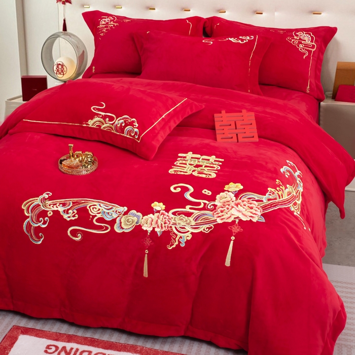 91家纺网 家纺一手货源 找家纺 千禧家纺 2025新款加厚高克重全消光牛奶绒刺绣婚庆四件套 福禧生财