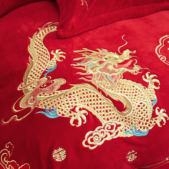 91家纺网 家纺一手货源 找家纺 千禧家纺 2025新款加厚高克重全消光牛奶绒刺绣婚庆四件套 龙凤赐福