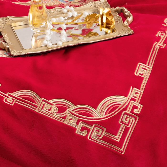 91家纺网 家纺一手货源 找家纺 千禧家纺 2025新款加厚高克重全消光牛奶绒刺绣婚庆四件套 喜嫁龙凤