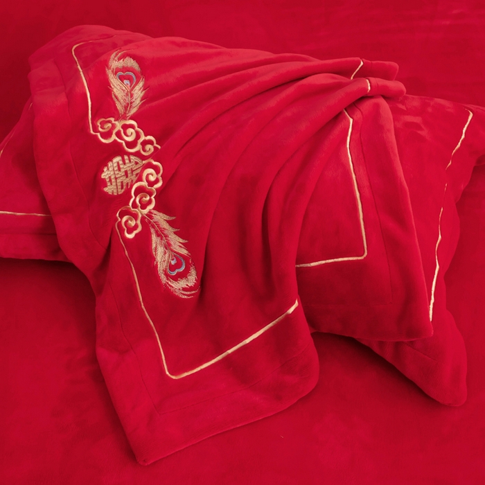 91家纺网 家纺一手货源 找家纺 千禧家纺 2025新款加厚高克重全消光牛奶绒刺绣婚庆四件套 喜嫁龙凤