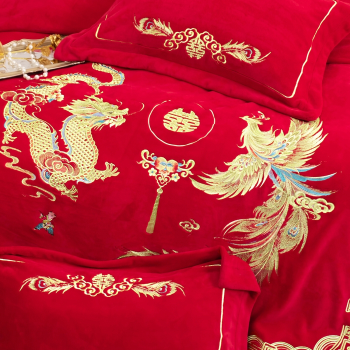 91家纺网 家纺一手货源 找家纺 千禧家纺 2025新款加厚高克重全消光牛奶绒刺绣婚庆四件套 喜嫁龙凤