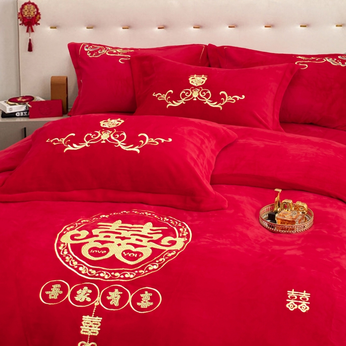 91家纺网 家纺一手货源 找家纺 千禧家纺 2025新款加厚高克重全消光牛奶绒刺绣婚庆四件套 喜临门